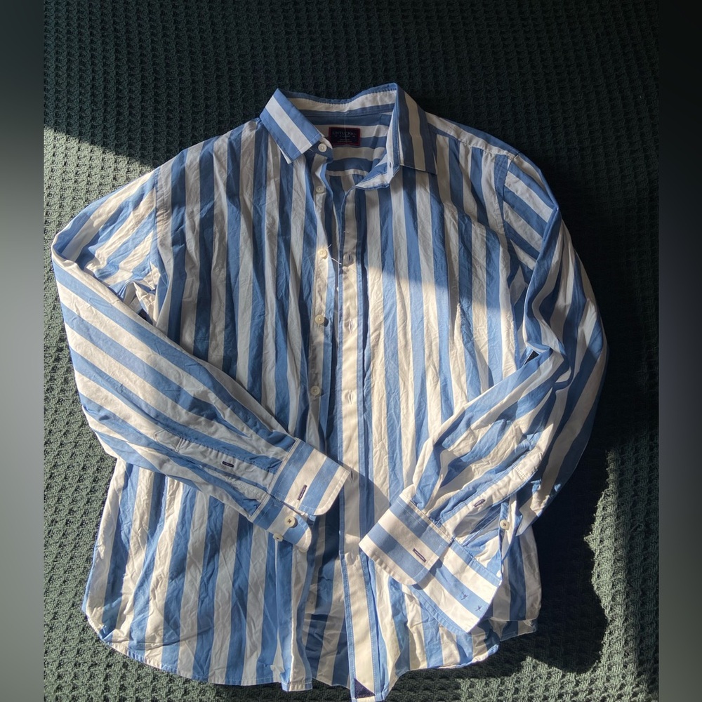 UNTUCKit Men's Blue and White Striped Shirt